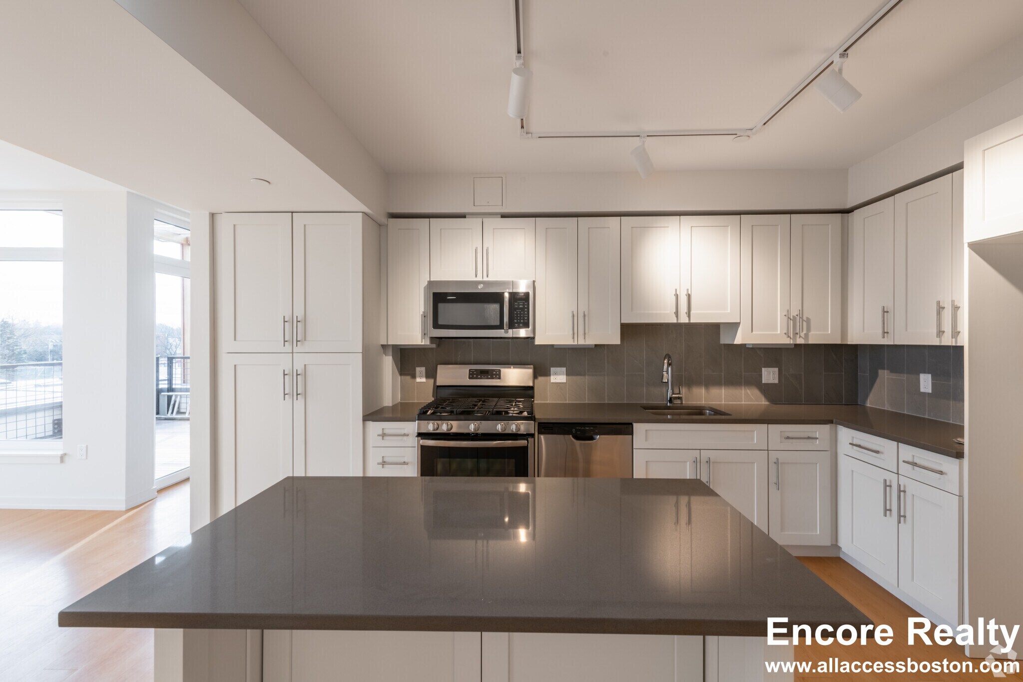 Building Photo - 77 New St