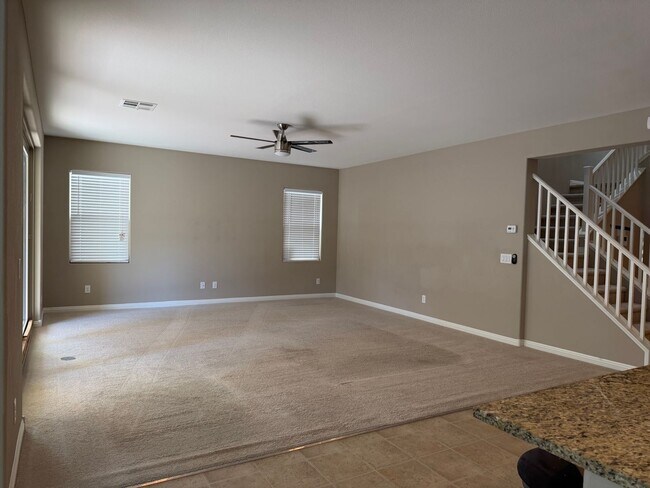 Building Photo - 4bedroom 3 bath 3 car garage