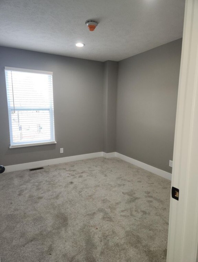 Building Photo - 2005 Franklin St