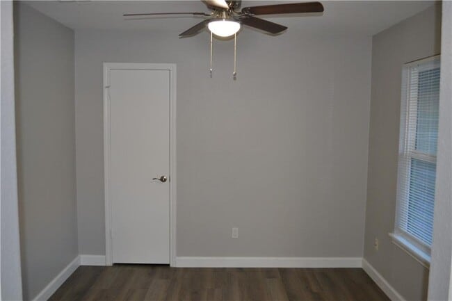 Building Photo - 5909 Jacob Glen