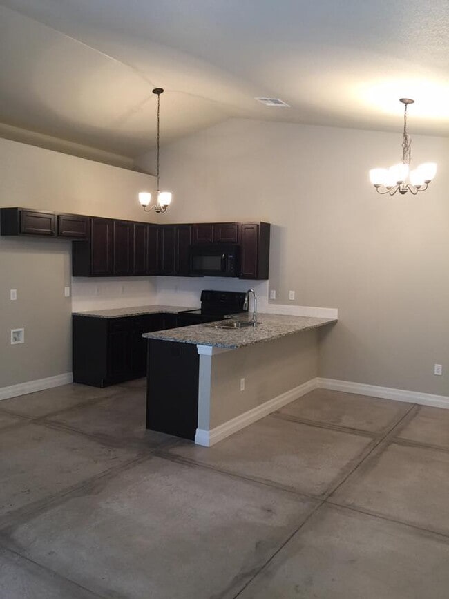 Building Photo - 1517 N Nickelton St