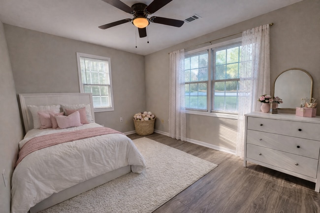 Building Photo - 2 Bedroom 1 Bathroom