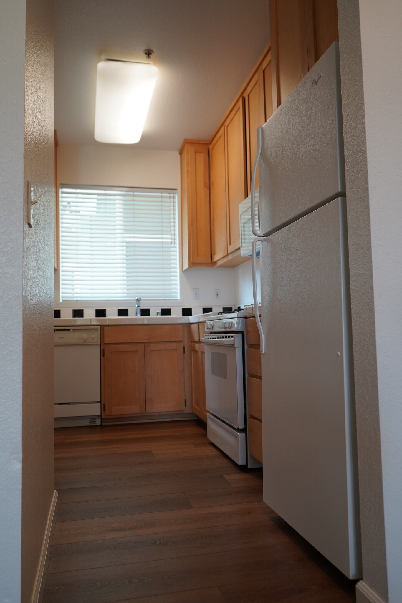 Building Photo - 312 3rd St