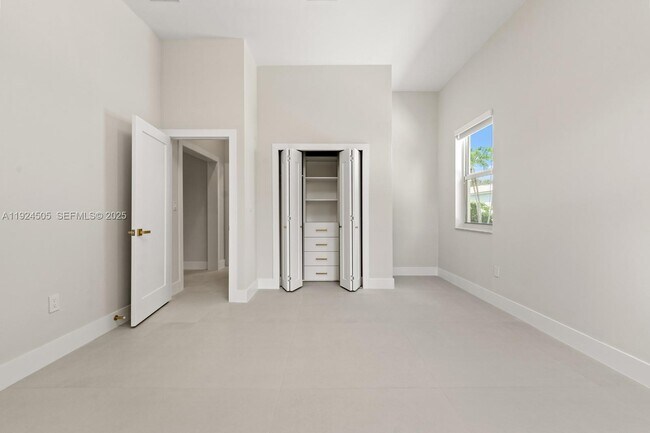 Building Photo - 16160 SW 89th Pl