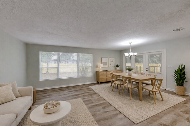 Building Photo - Updated 3 Bed, 2 Bath Home with Fenced Yard & Sunroom in Jacksonville, FL