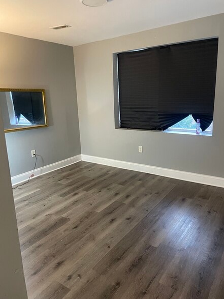 Building Photo - 102 Denison St