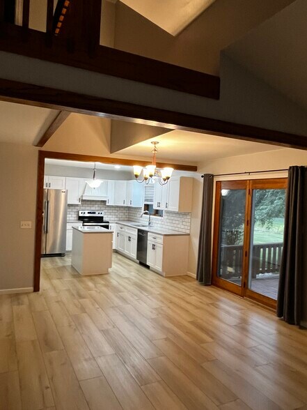 Building Photo - 705 Plainfield Ct