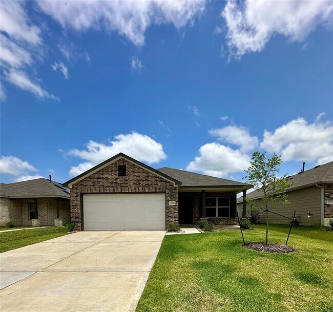 Primary Photo - 335 Cumberland Forest Dr