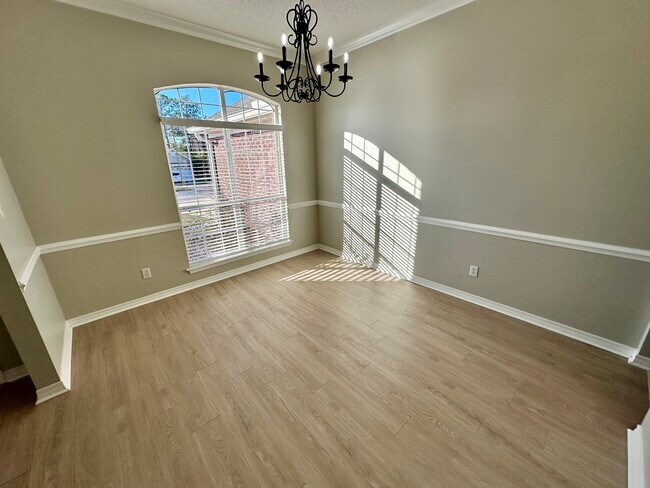 Building Photo - 27094 Stratford Glen Dr