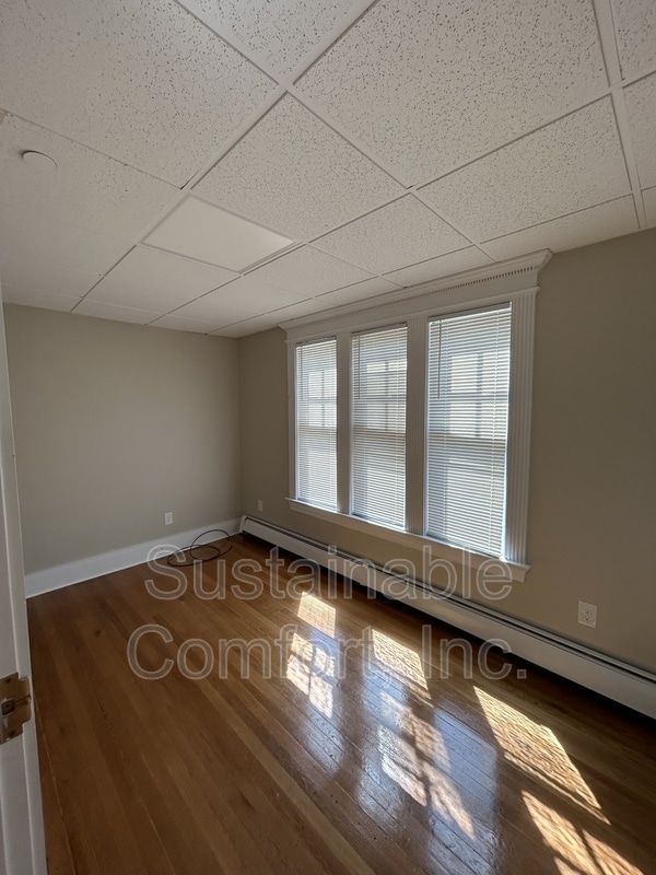 Building Photo - 36 Roxbury St