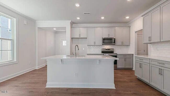 Building Photo - 614 Andrade Dr