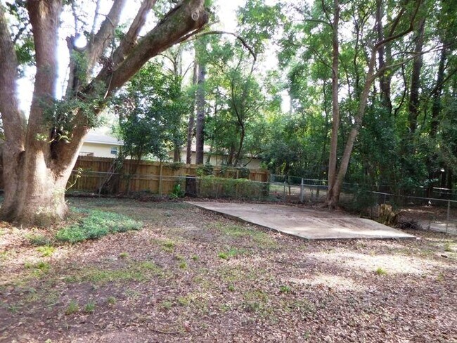 Building Photo - 1668 Pepper Dr