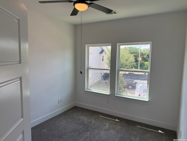 Building Photo - 231 Sapphire Dr