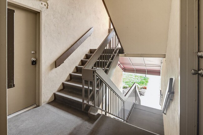 Building Photo - 5911 Tamar Dr