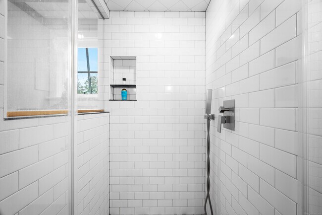 Building Photo - 65 Landing Rd