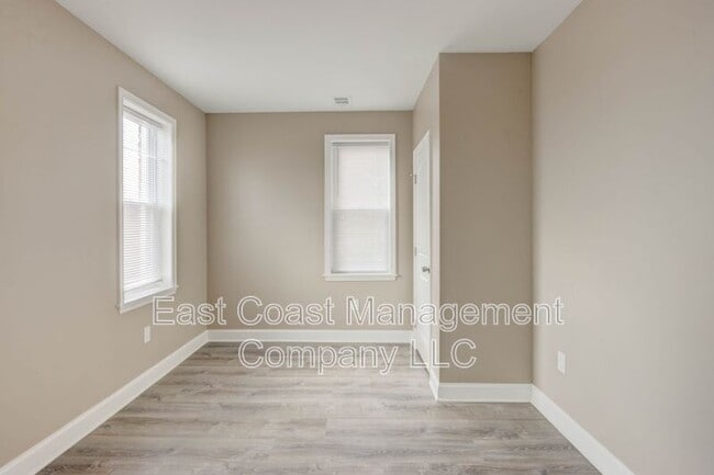 Building Photo - 4201 Nicholas Ave