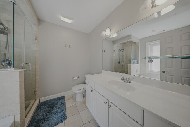 Building Photo - 1707 Summer St