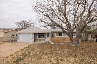 Building Photo - 2902 Bennett Dr