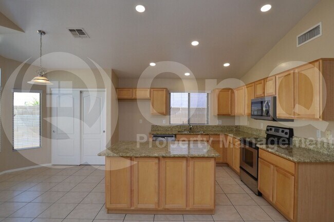 Building Photo - 534 E Ironwood Dr