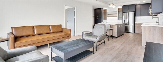 Building Photo - 3100 Lake Villa Dr