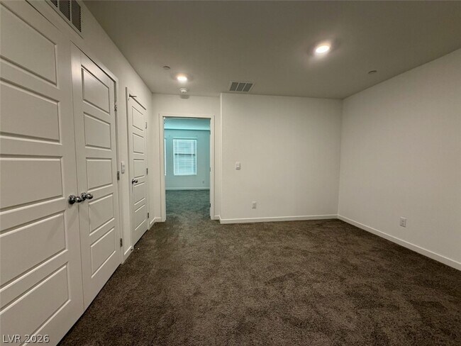 Building Photo - 917 Violet Heron St