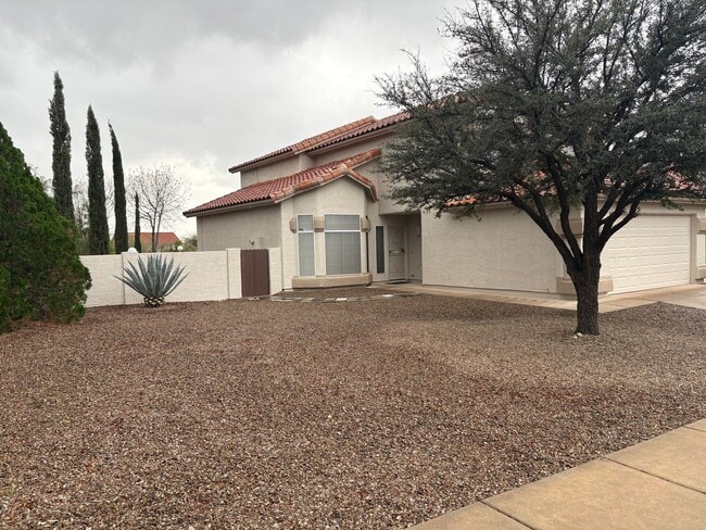 Building Photo - Spacious 4BR/3BA Two-Story Home Near Sabino Canyon