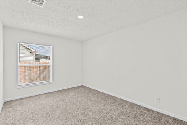 Building Photo - 2105 2nd St