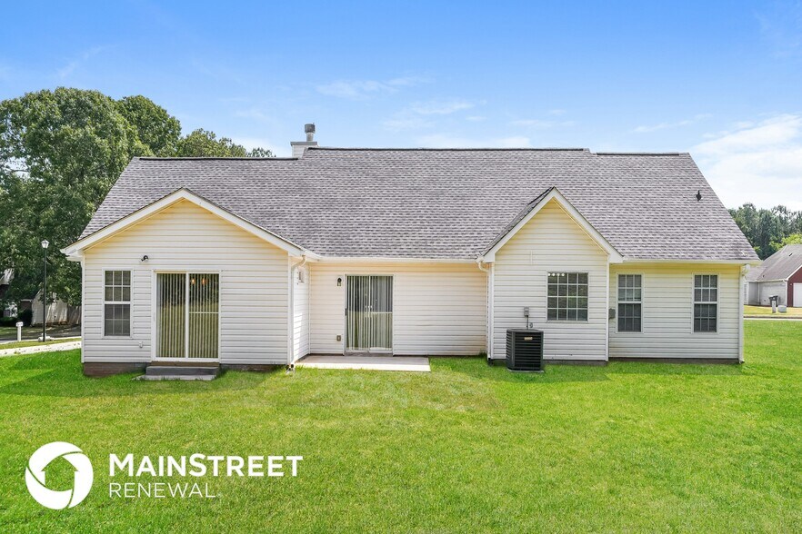 Building Photo - 40 Oak Hill Dr