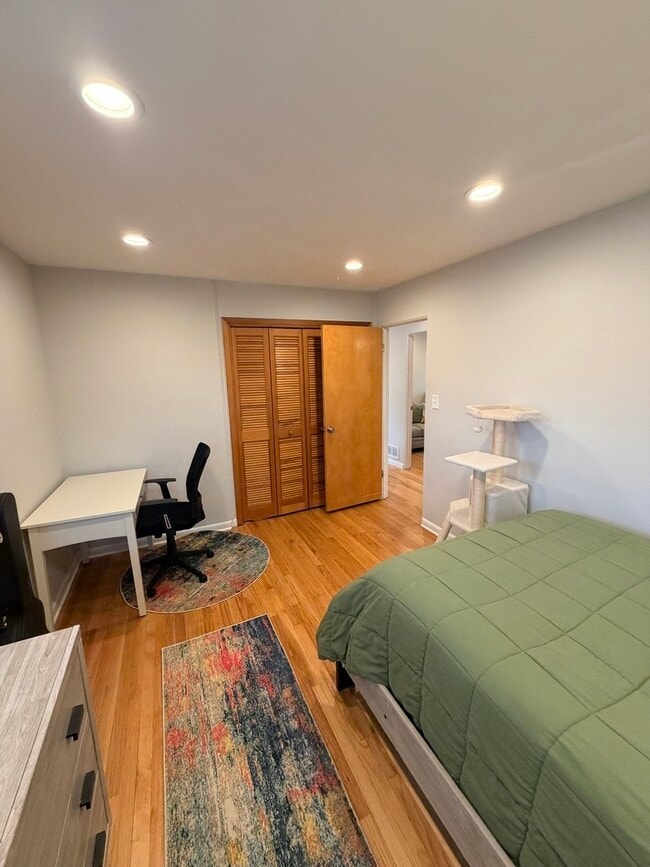 Building Photo - 137 Richard Ave