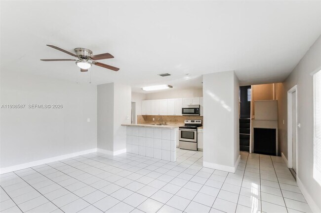 Building Photo - 1315 NE 203rd St