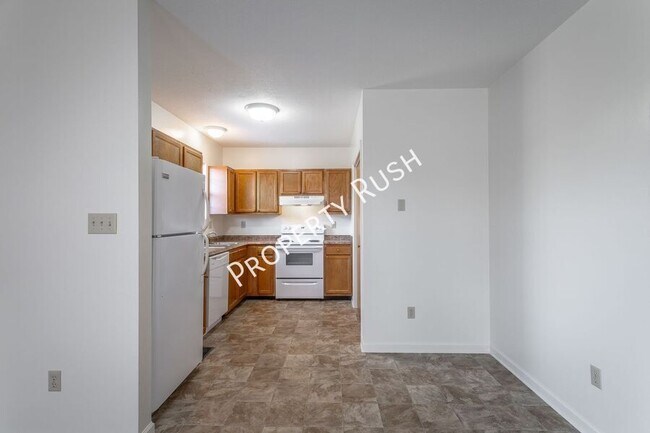 Building Photo - 420 Hedgewood Dr
