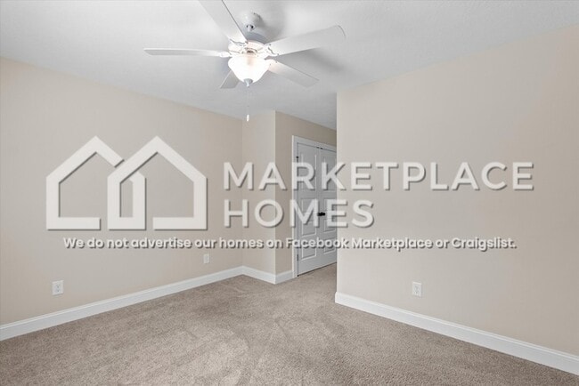 Building Photo - 700 Chatsworth Wy