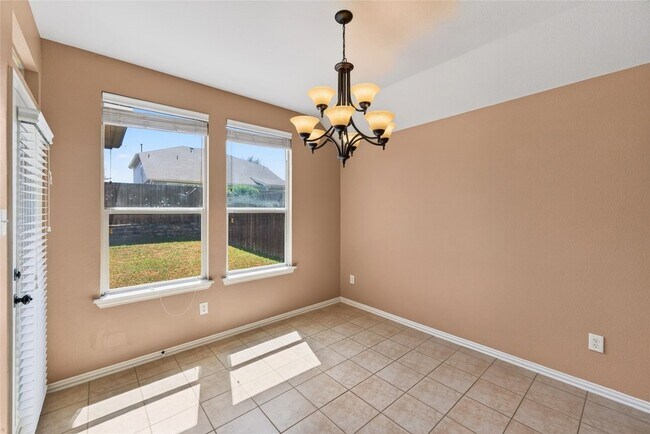 Building Photo - 417 Hackberry Dr