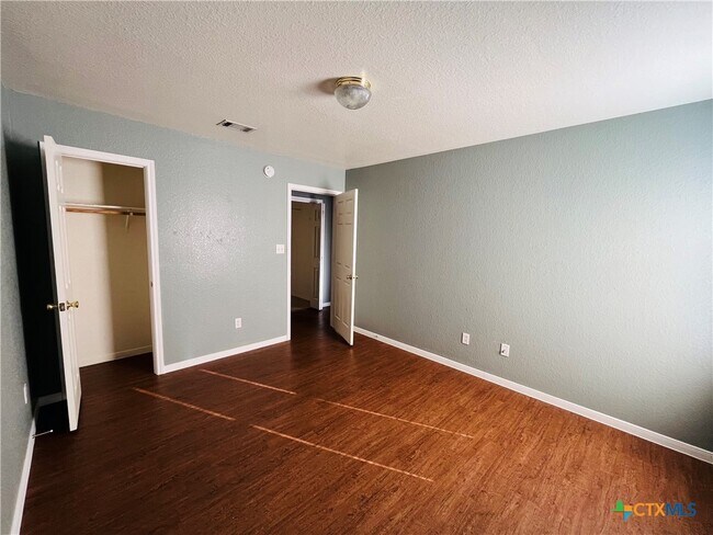 Building Photo - 4509 John David Dr