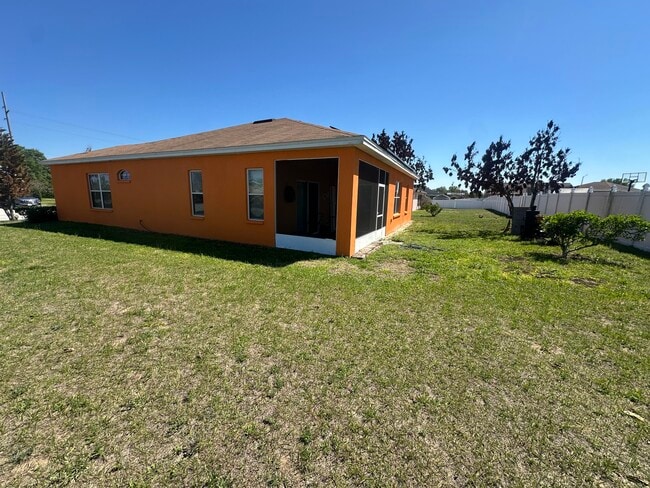 Building Photo - 1003 Mystery Cir