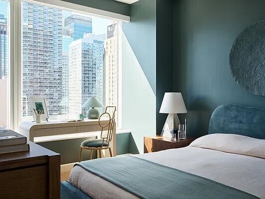 Building Photo - 550 Tenth Avenue