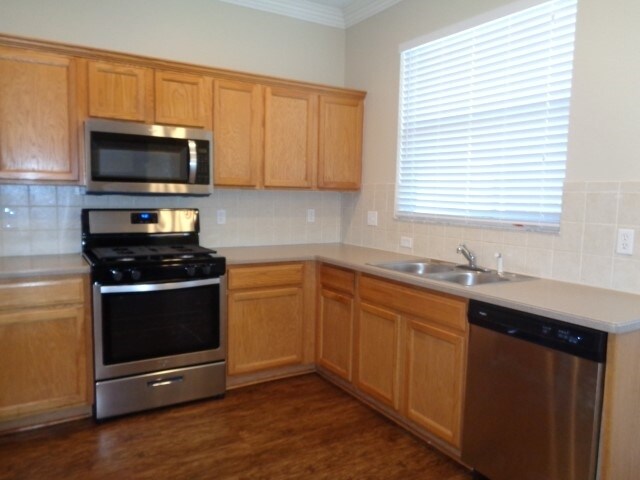 Building Photo - 10736 Firebrick Ct
