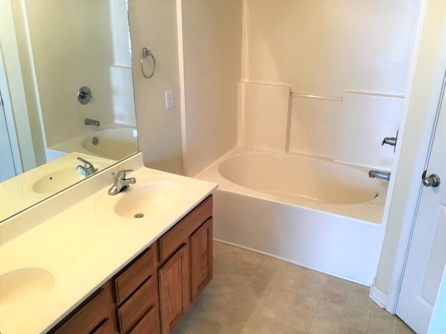 Building Photo - 3312 Vinewood Ct