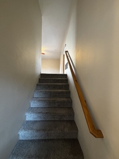 Building Photo - Beautiful Townhomes