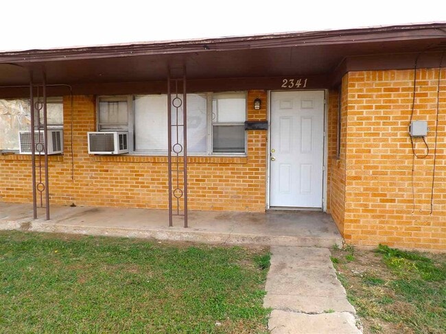 Primary Photo - 2341 NW Bell Ave