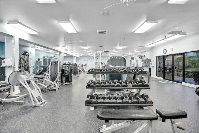 Building Photo - 3001 Portofino Isle