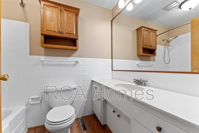 Building Photo - 423 Jenny Ln