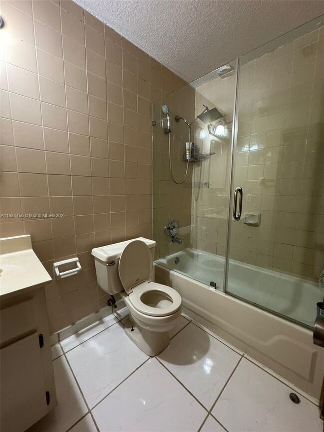 Building Photo - 210 W 68th St