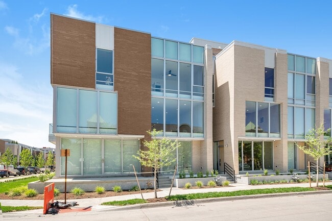 Building Photo - 2805 Brush St