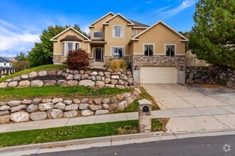 Building Photo - 4 Bedroom/ 4 Bathroom Home In Draper
