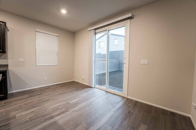 Building Photo - BEAUTIFUL 2 STORY HOME FOR RENT!