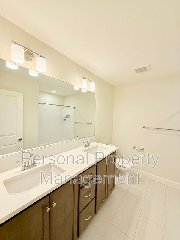 Building Photo - 8105 NE 167th Ave