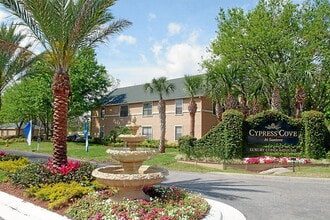 Building Photo - Charming 1-Bedroom Condo Retreat in Melbou...