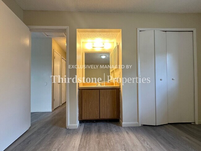 Building Photo - 5128 Westchase Ct