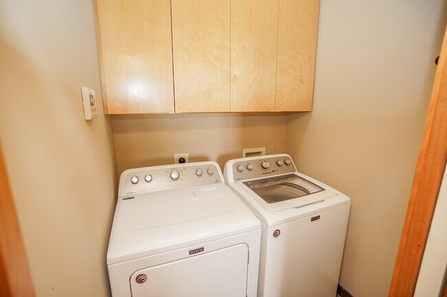 Building Photo - 228 Willard St